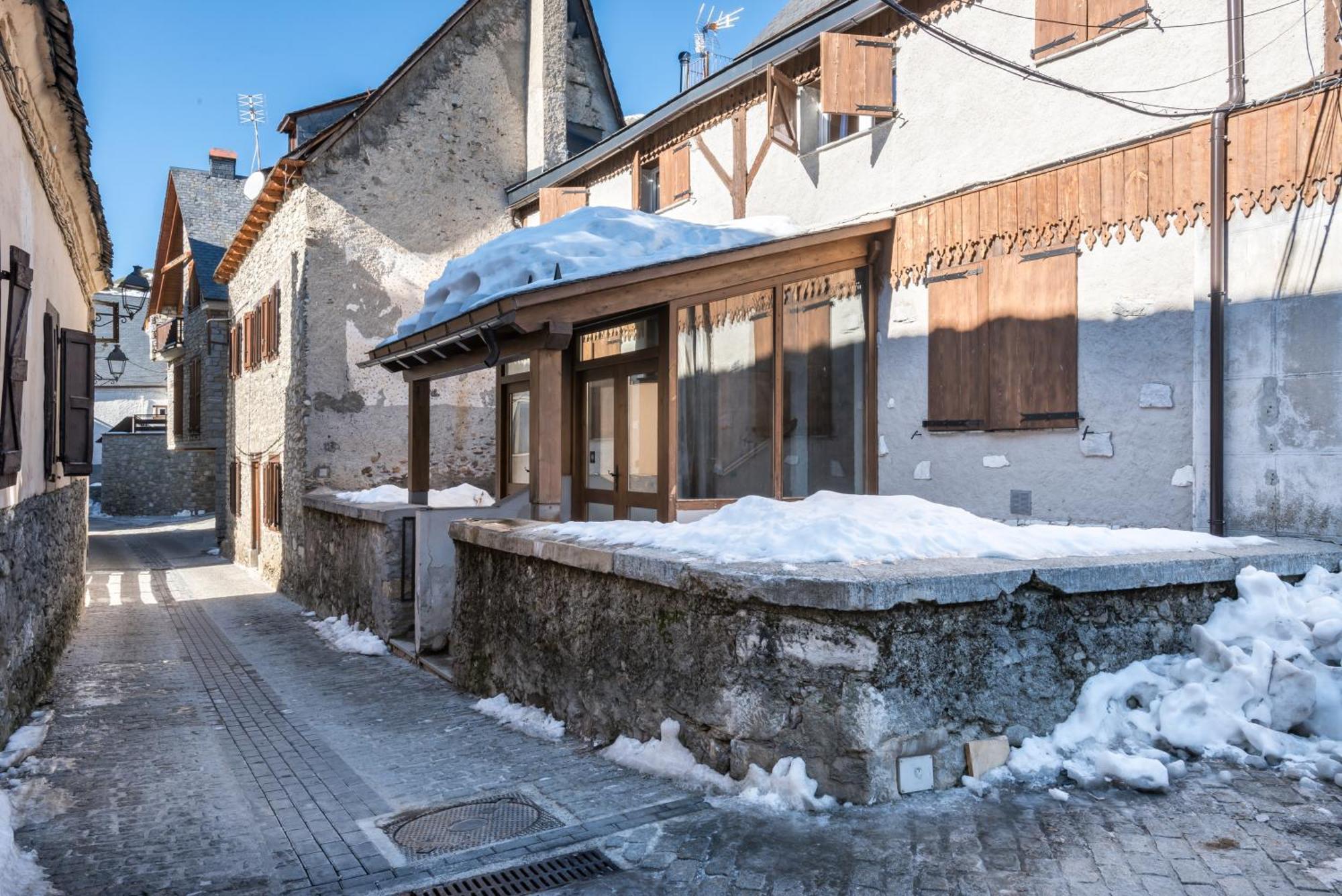 Apartamentos Snoe Mont Romies Salardú Eksteriør bilde