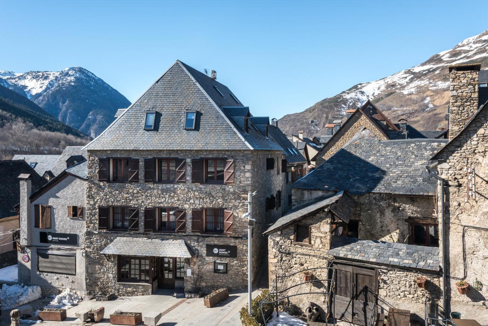 Apartamentos Snoe Mont Romies Salardú Eksteriør bilde