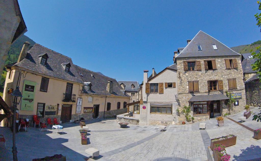 Apartamentos Snoe Mont Romies Salardú Eksteriør bilde