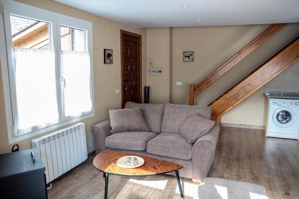 Apartamentos Snoe Mont Romies Salardú Eksteriør bilde