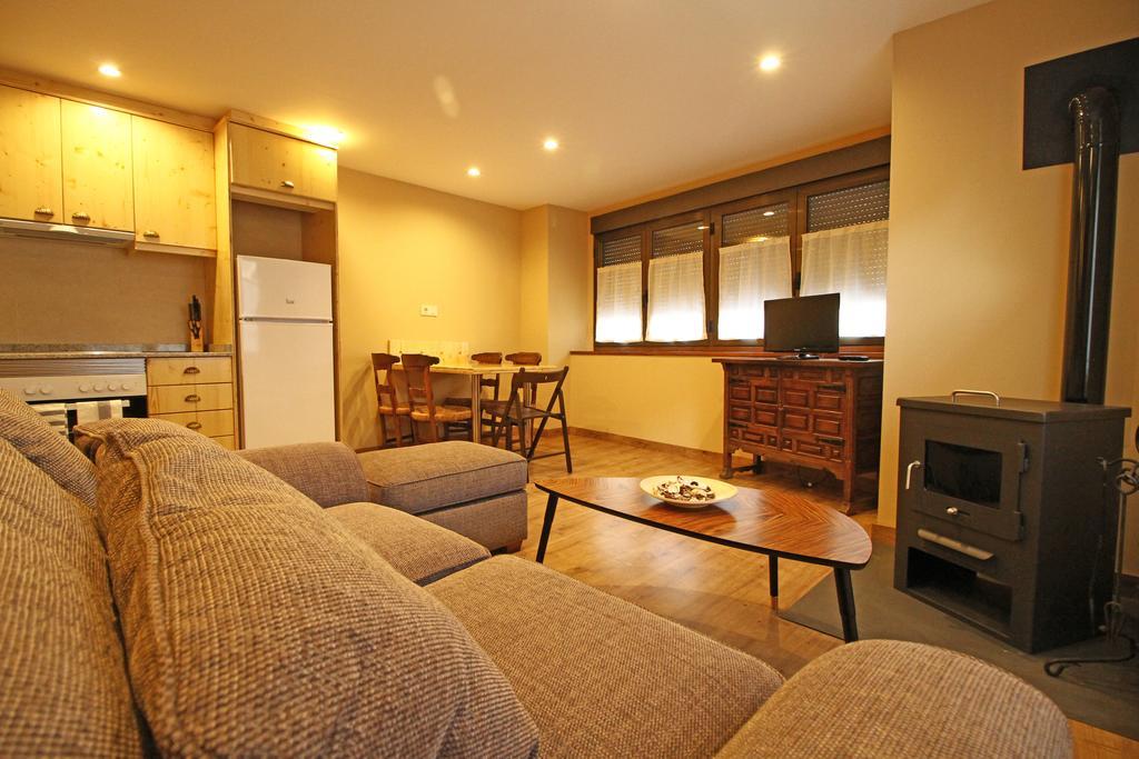 Apartamentos Snoe Mont Romies Salardú Eksteriør bilde